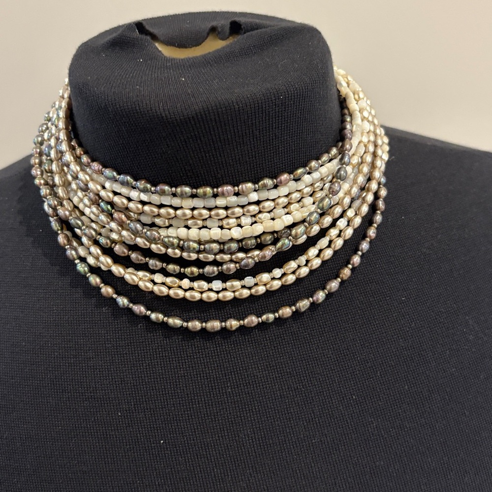 Women’s Pearl Choker Necklace